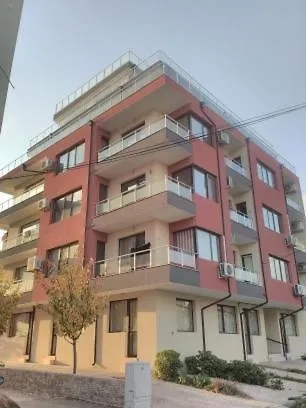 Apartment приятный отдых в студии на море в сарафово *